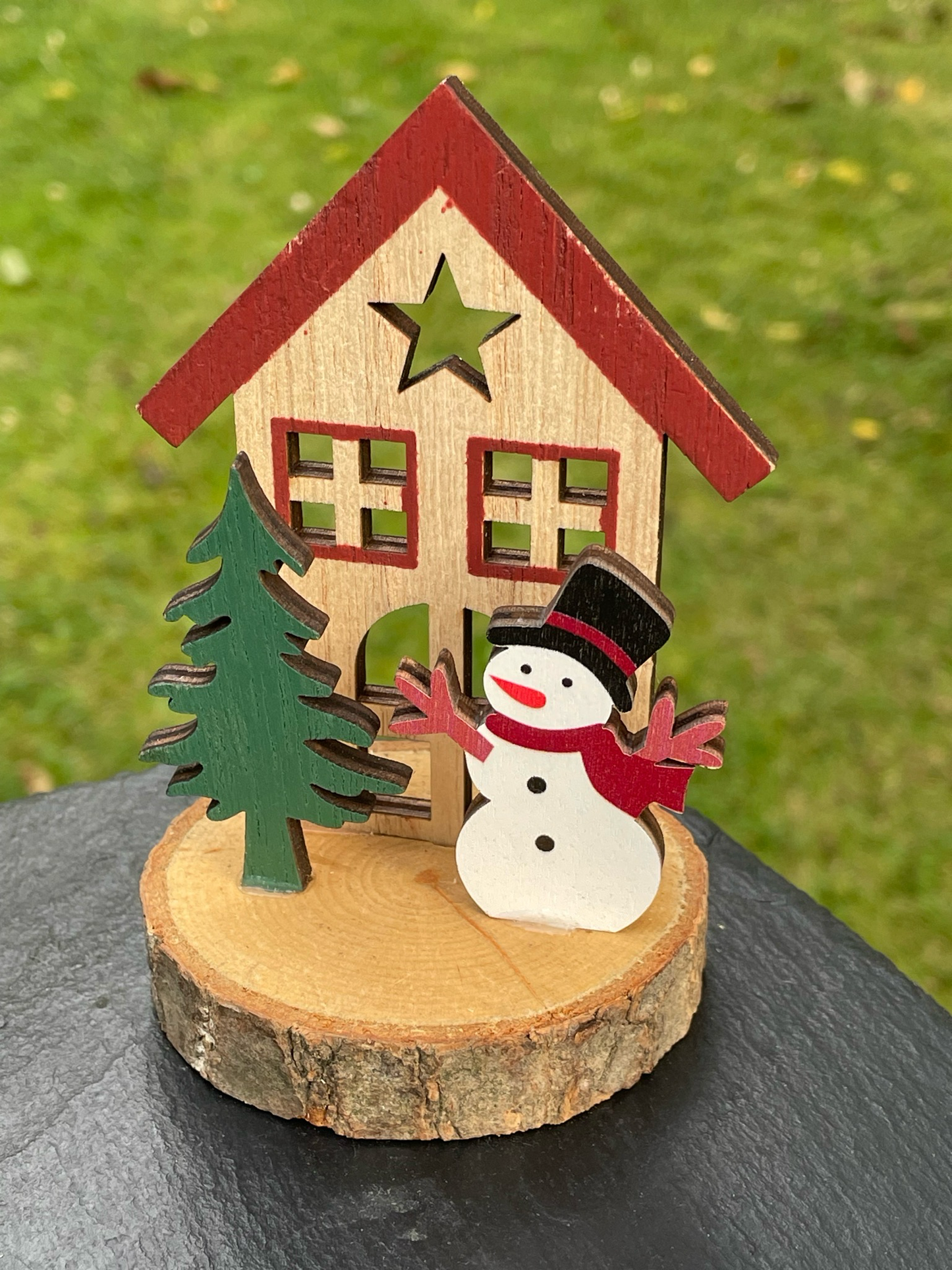 Schneemann Holzhaus Deko