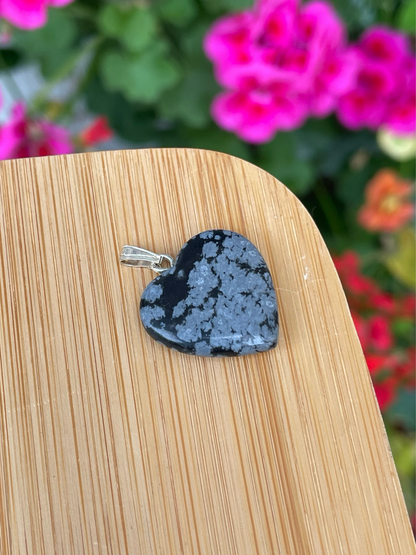 Schneeflockenobsidian Herzanhänger