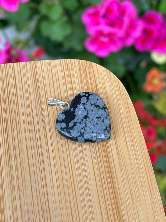 Schneeflockenobsidian Herzanhänger